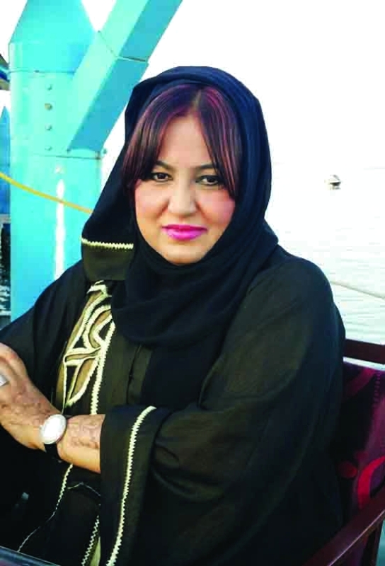 "عائشة البلوشي"