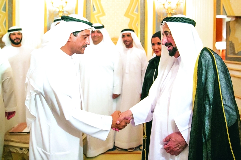 "سلطان القاسمي يتقبل التهاني برمضان بحضور أمل القبيسي | وام"