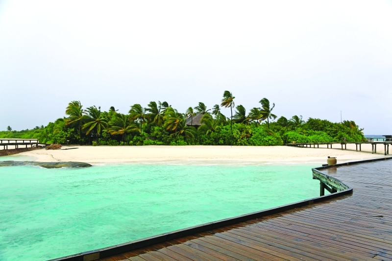 "الشواطئ الذهبية تستهوى العائلات الخليجية في المالديف ــ تصوير: عبد الله المطروشي"