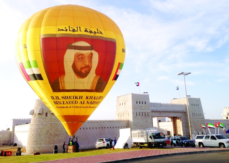 منطاد خليفة القائد يطوف العالم برسائل التسامح