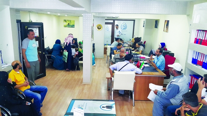 «رزق»..يد العون وسط آلام الغربة وقسوتها