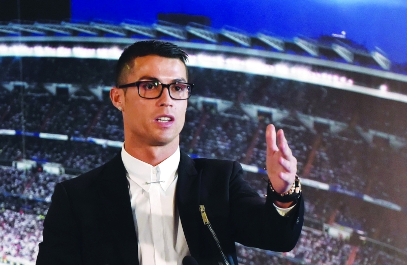 "■ رونالدو يلحق بميسي ونيمار في قائمة المتهمين بالتهرب الضريبي | أف ب"
