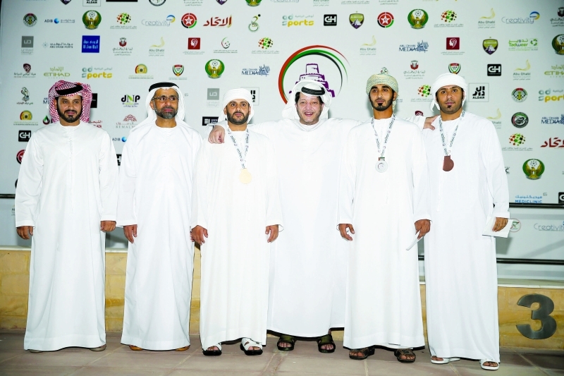 "■ سعيد بن طحنون يتوسط الأبطال | البيان"
