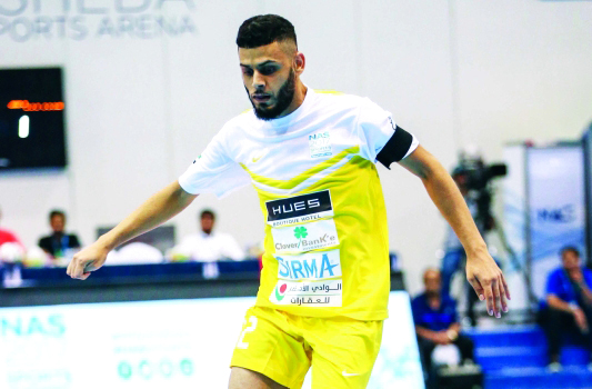 "■ .. وشقيقهما محمد مع فريق الطاهر"