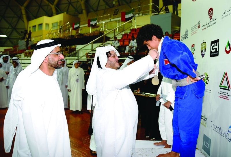 "■ سعيد بن طحنون يتوج أبطال الجوجيتسو | البيان"