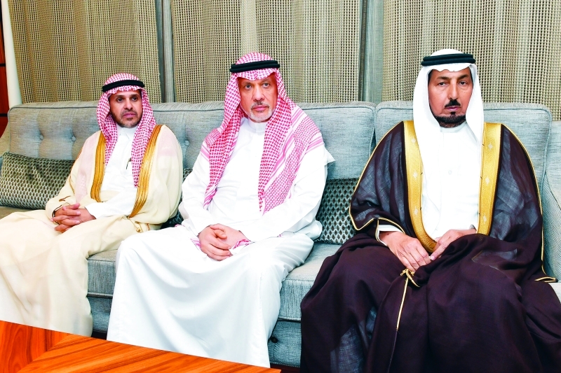 "محمد بن عبد العزيز وعماد مدني وسليمان الحصين"