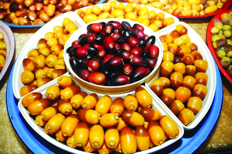 "■ الرطب الحاضر الأكيد على موائد رمضان هذا العام"