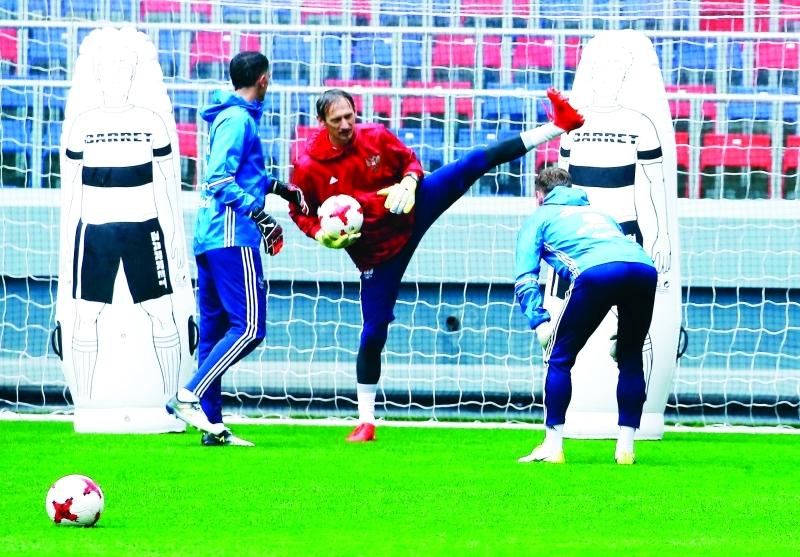"■ من تدريبات المنتخب الروسي استعداداً للافتتاح | أي بي إيه"