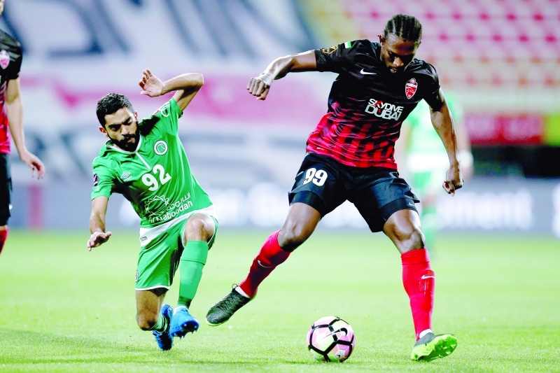 "■ من لقاء الأهلي مع الشباب في دوري الخليج العربي | البيان"