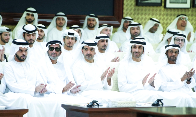 "Ⅶ سعيد وحامد بن زايد وفاهم القاسمي وسلطان بن سعيد بن محمد وطحنون بن سعيد بن شخبوط يتابعون المحاضرة | من المصدر"