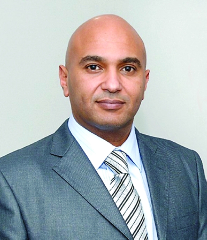 "إيهاب معوض"