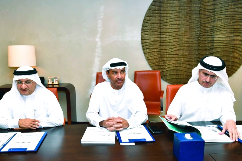 "حميد القطامي وحسين لوتاه وسعيد الطاير"