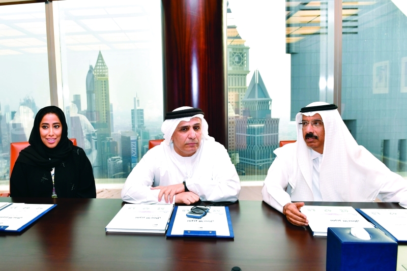 "محمد المر ومطر الطاير ومنى المري"