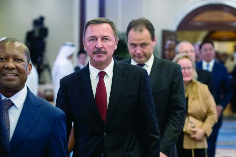 "رؤساء البعثات الدبلوماسية والهيئات الدولية خلال الاستقبال"