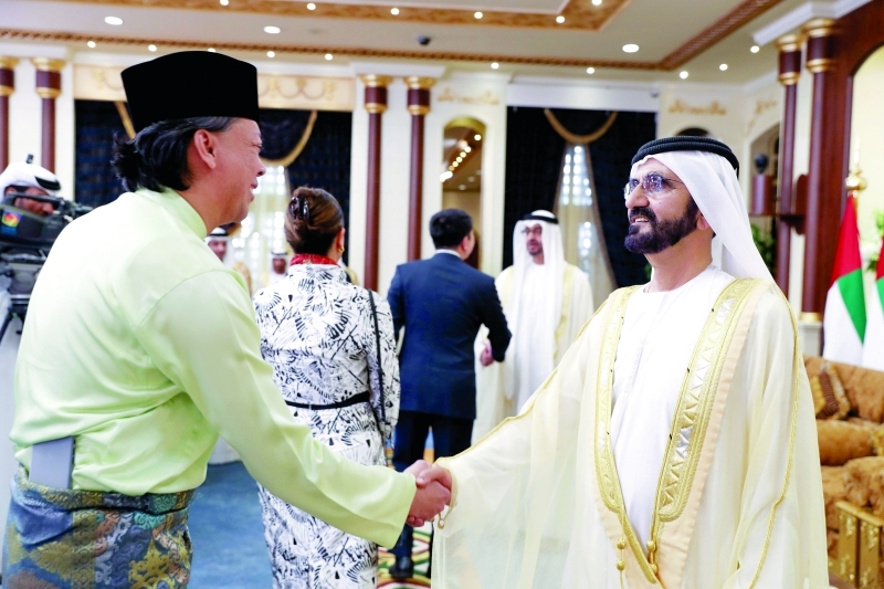 "محمد بن راشد ومحمد بن زايد خلال الاستقبال"