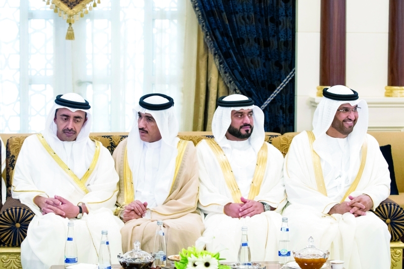 "■ عبد الله بن زايد وعبد الله بن محمد وسلطان الجابر وأحمد الزعابي"