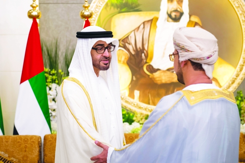 "محمد بن زايد مستقبلاً رؤساء البعثات الدبلوماسية والدولية"