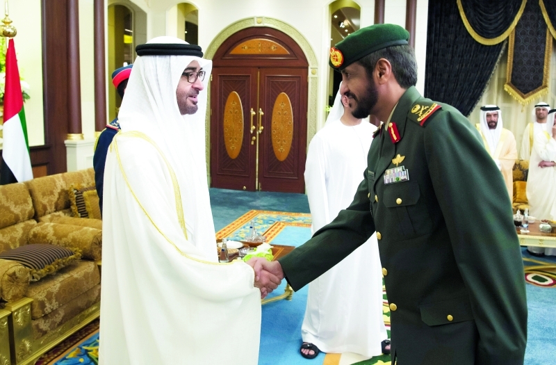".. ومصافحاً صالح العامري"