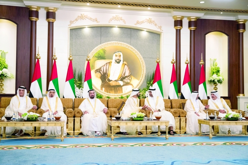"■ محمد بن راشد ومحمد بن زايد وسلطان القاسمي وحميد النعيمي وحمد الشرقي وسعود المعلا وسعود القاسمي | تصوير ـ خليفة اليوسف ووام"