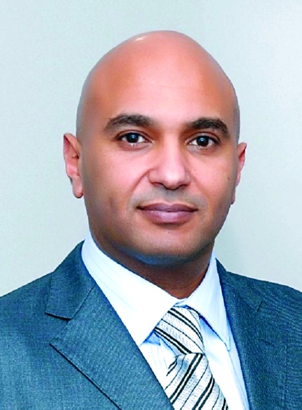 "إيهاب معوض"