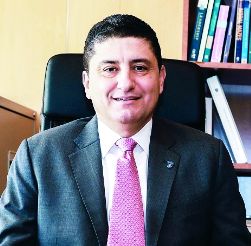 "رائد العواملة"