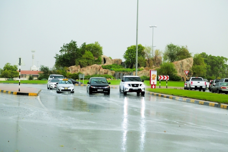 "أمطار غزيرة طالت معظم مناطق مدينة العين خلال اليومين الماضيين | تصوير: سيف الكعبي وعمران خالد"