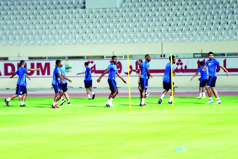 "■ جانب من تدريبات لاعبي الفريق بعد الدمج | تصوير يونس الأمير"