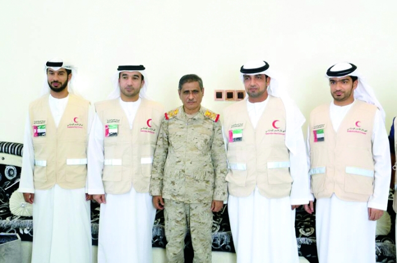 "Ⅶ وفد الهلال الأحمر الإماراتي خلال لقائه محافظ حضرموت"