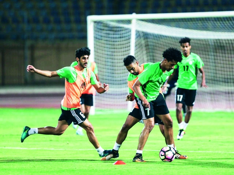 "■ من تدريبات الوحدة على ملعب السلام في القاهرة | البيان"