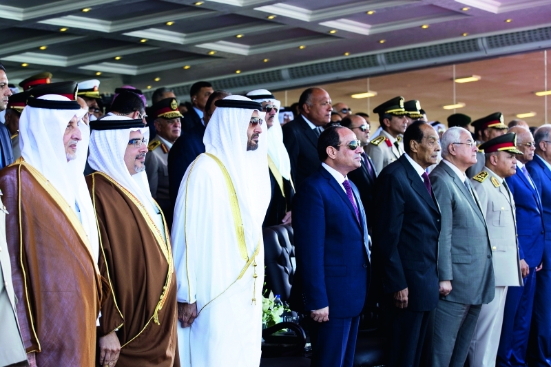 "محمد بن زايد وعبدالفتاح السيسي وسلمان بن حمد وخالد الفيصل وعدلي منصور ومحمد حسين طنطاوي خلال الحفل"