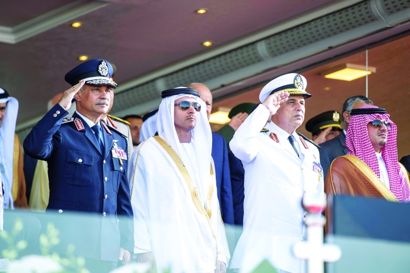 "هزاع بن زايد خلال حفل التخريج"