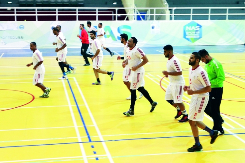 "■ جانب من تدريبات سابقة للمنتخب | البيان"