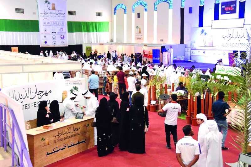 "■ إقبال واسع من الجمهور على فعاليات مهرجان الذيد للرطب | من المصدر"