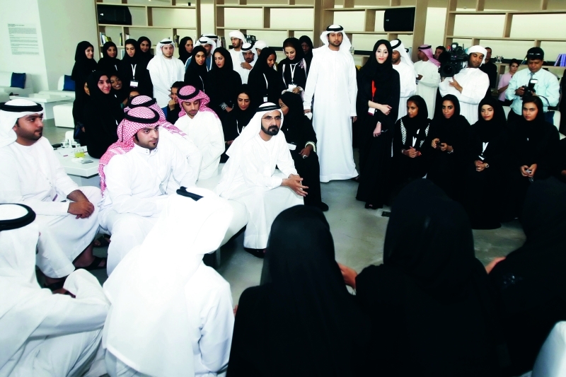 "■ محمد بن راشد عنوان التواضع أمام الإنجاز ومع الناس | أرشيفية"