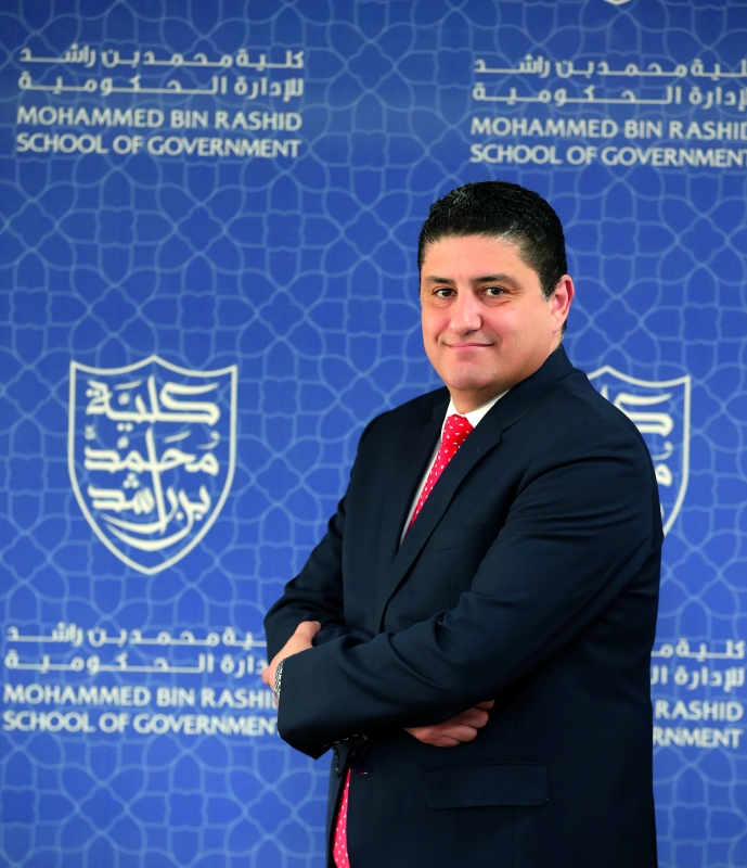 "رائد العواملة"