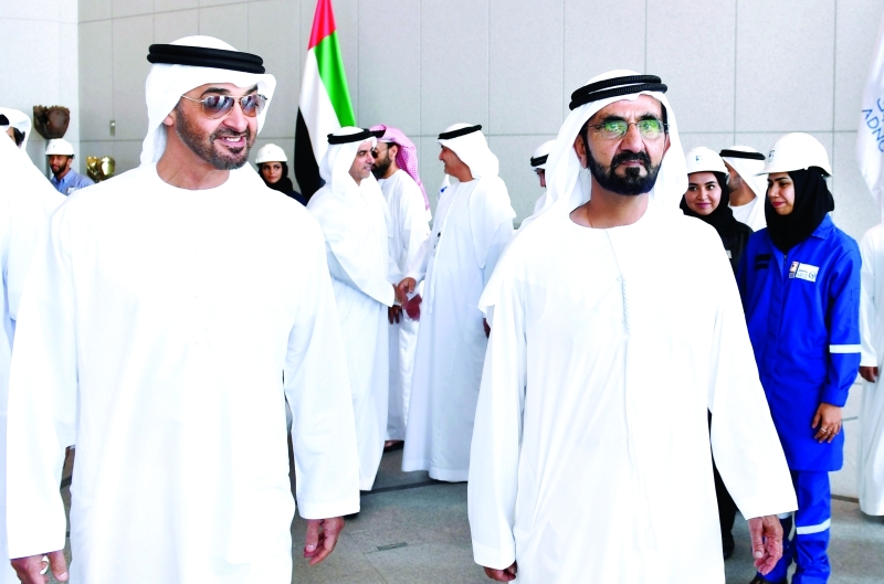 "■ محمد بن راشد ومحمد بن زايد خلال اللقاء"