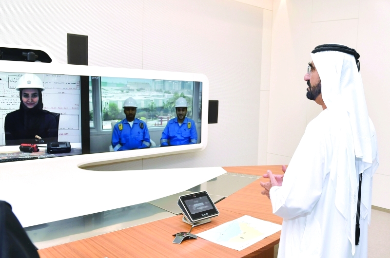 "■ محمد بن راشد خلال زيارته شركة «أدنوك»"