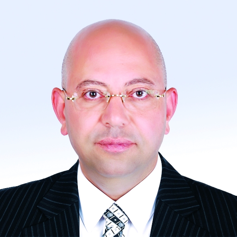"■ هشام عامر"