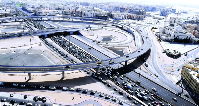 "مراقبة الوضع المروري ورصد المخالفين جواً | من المصدر"