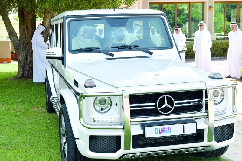 "محمد بن راشد ومحمد بن زايد لدى لقائهما في دبي"