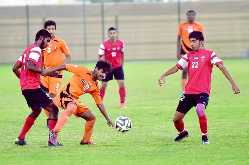 "■ من منافسات سابقة للدورة الصيفية لأكاديميات الكرة | البيان"