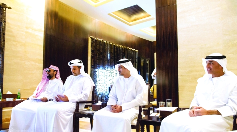 "■ طحنون بن زايد وعلي الشامسي وخلدون المبارك ويوسف العتيبة خلال اللقاء"