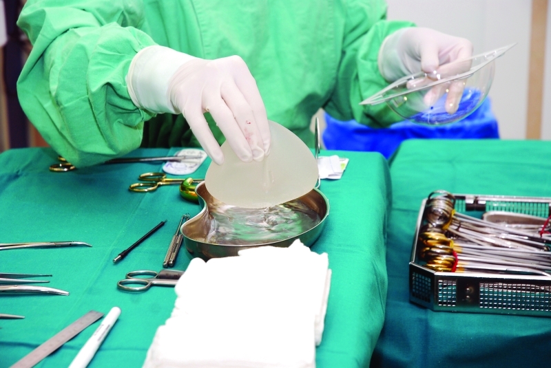 "أسباب مجتمعية تركز على المظهر الخارجي تدفع البعض لعمليات التجميل | من المصدر"