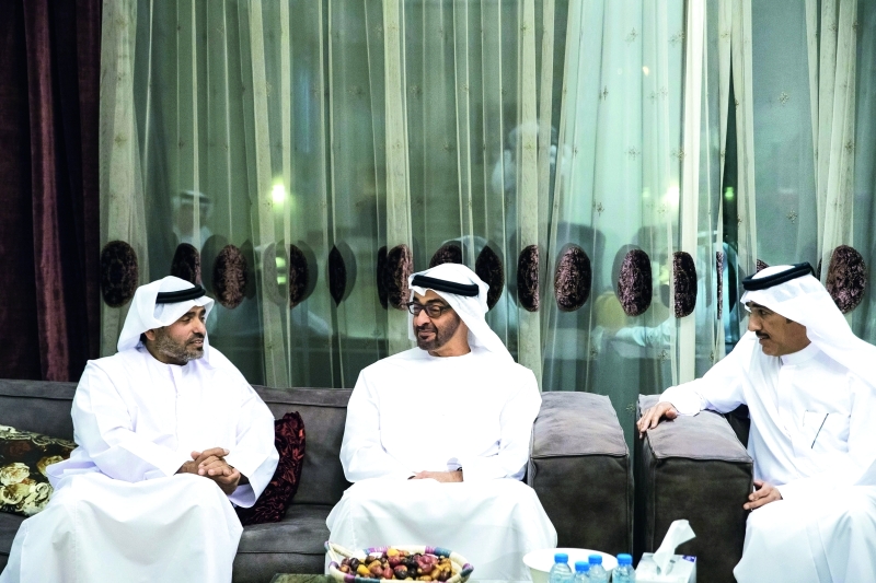 "سموه أثناء العزاء"