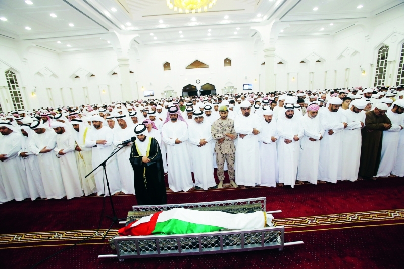 "Ⅶ عمار النعيمي يؤدي صلاة الجنازة على الشهيد سمير أبوبكر | تصوير غلام كاركر"