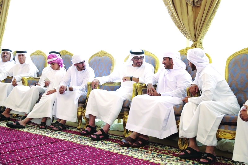 "■ سموه يعزي أسرة الشهيد جاسم الزعابي | تصوير: محمد الحمادي وماجد الشامسي وراشد المنصوري"