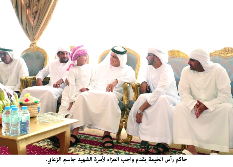 "وسموه معزياً أسرة الشهيد جاسم الزعابي"