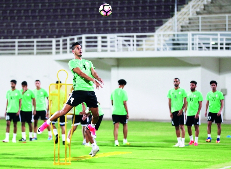 "■ من تدريبات الوحدة في المعسكر الخارجي | البيان"