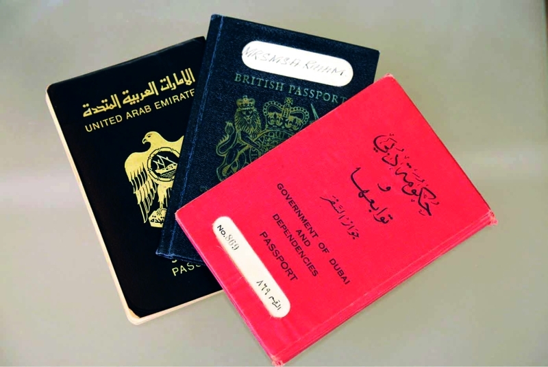 "■ جوازات سفر في مراحل مختلفة"