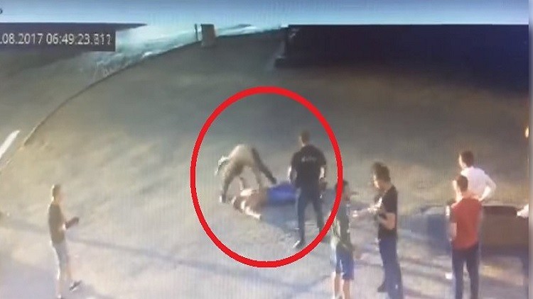 شاهد.. مقتل بطل العالم الروسي في رفع الأثقال خلال شجار